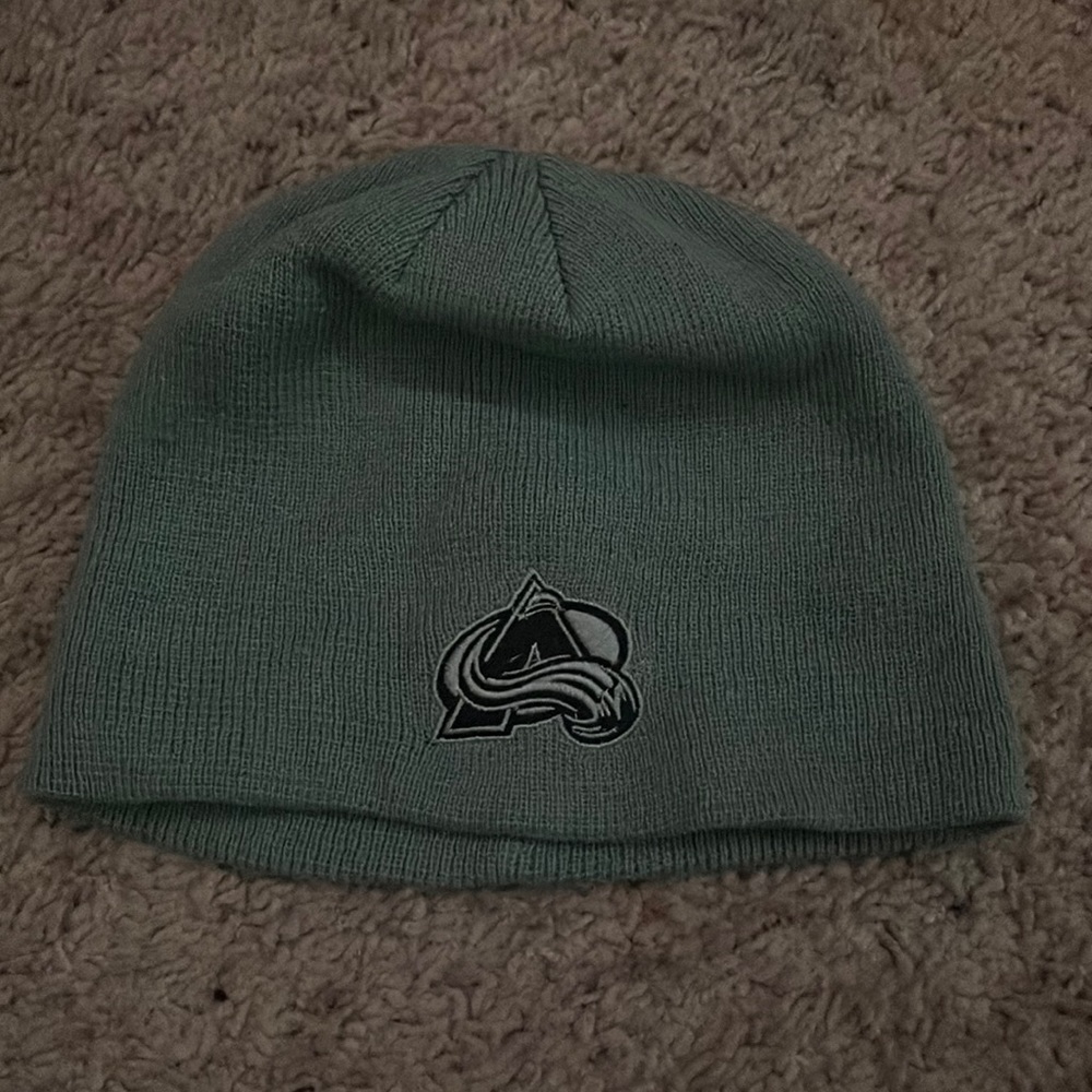 Kids Gray Colorado Avalanche beanie